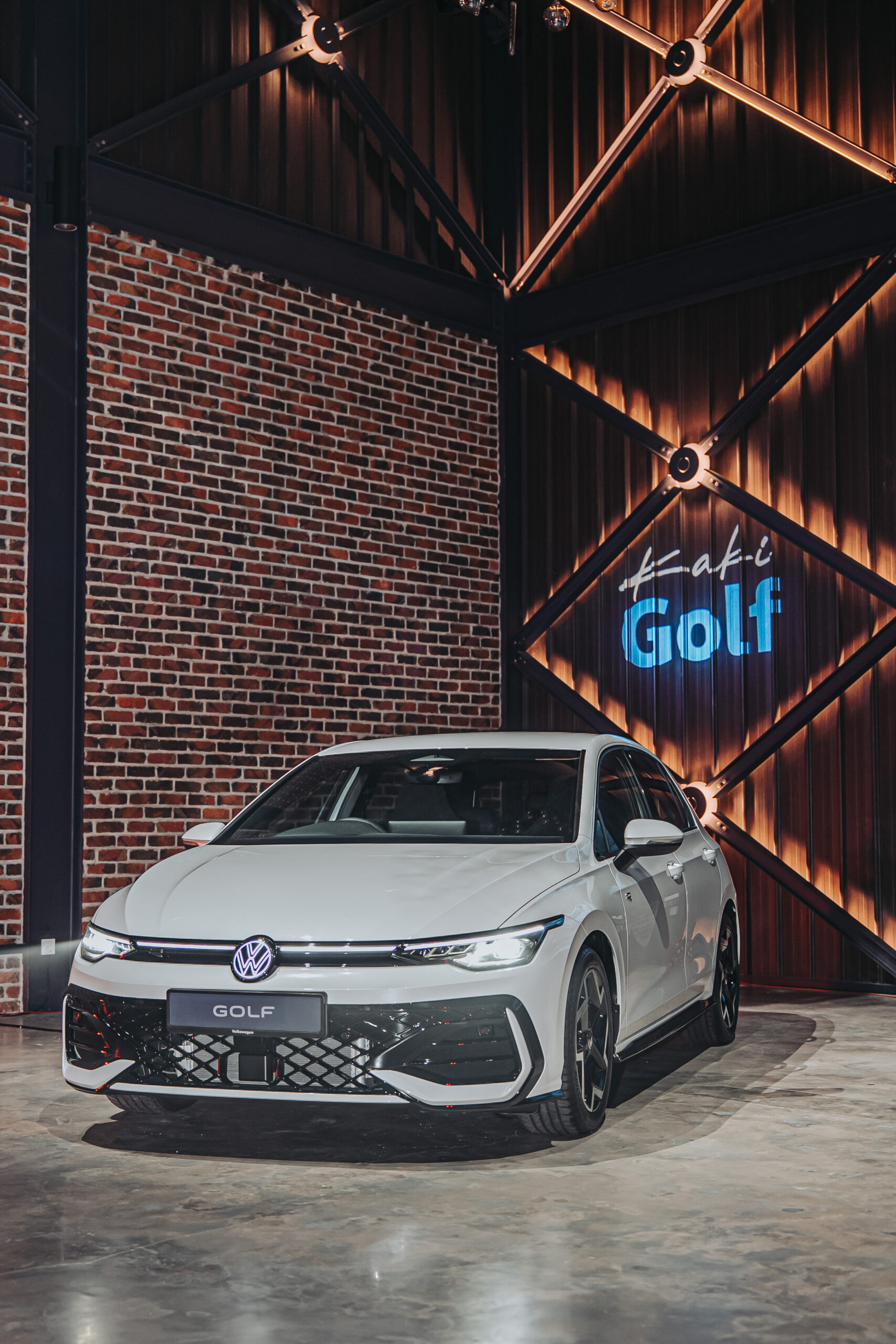 Volkswagen Malaysia Launches the New Golf R-Line and New Golf GTI ...