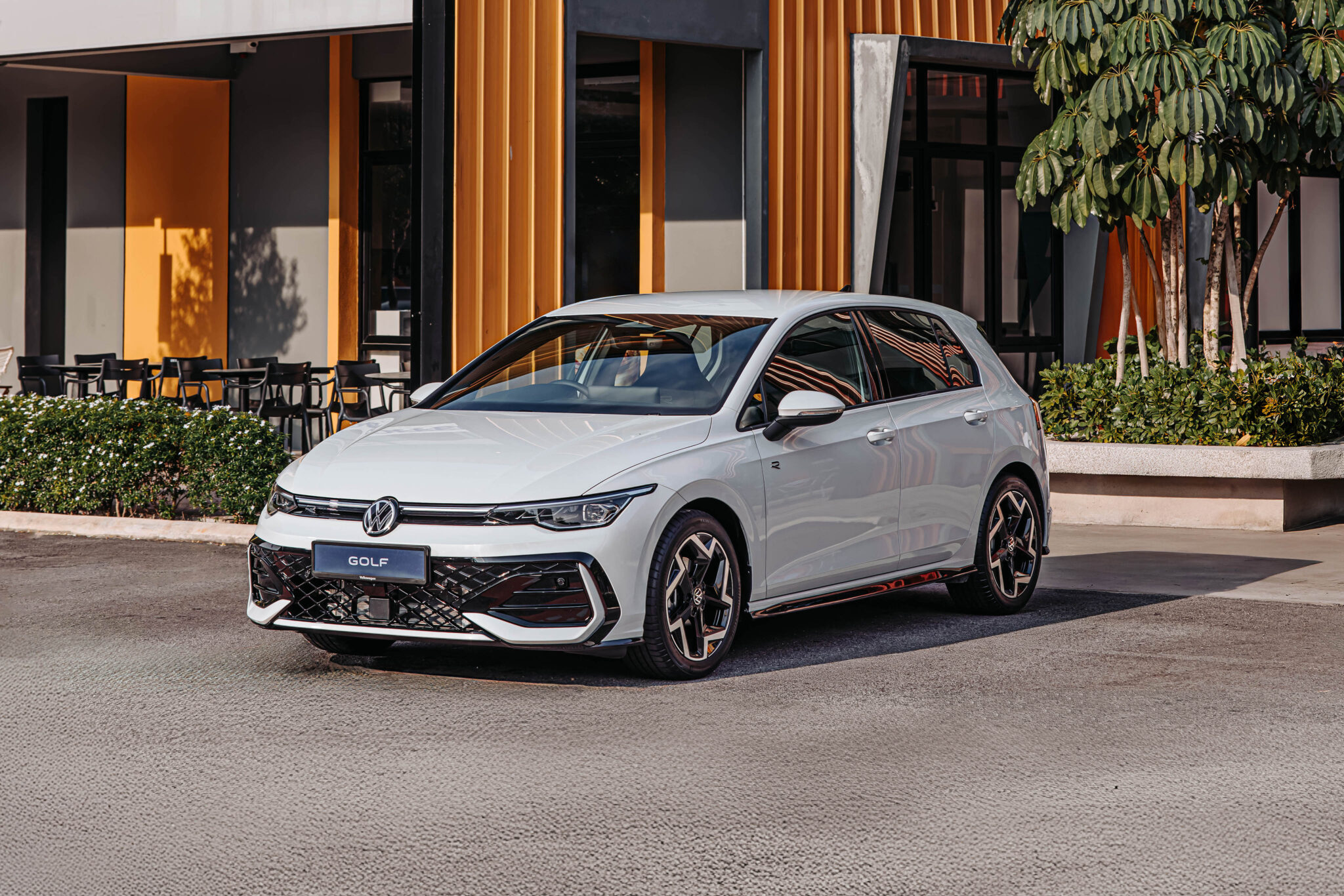 Golf R Line Design Volkswagen Malaysia Launches the New Golf R-Line and New Golf GTI ...